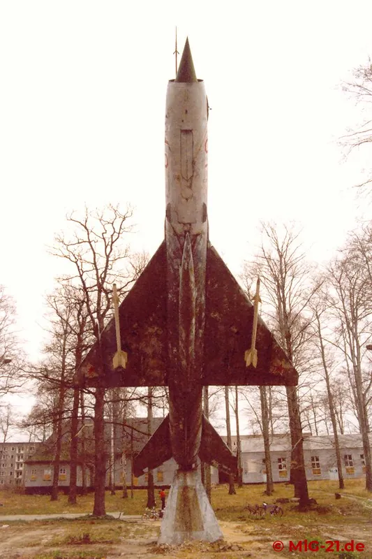 Until 2001 the aircraft was mounted on a pole in the barracks area. Damages caused by improper repairs …