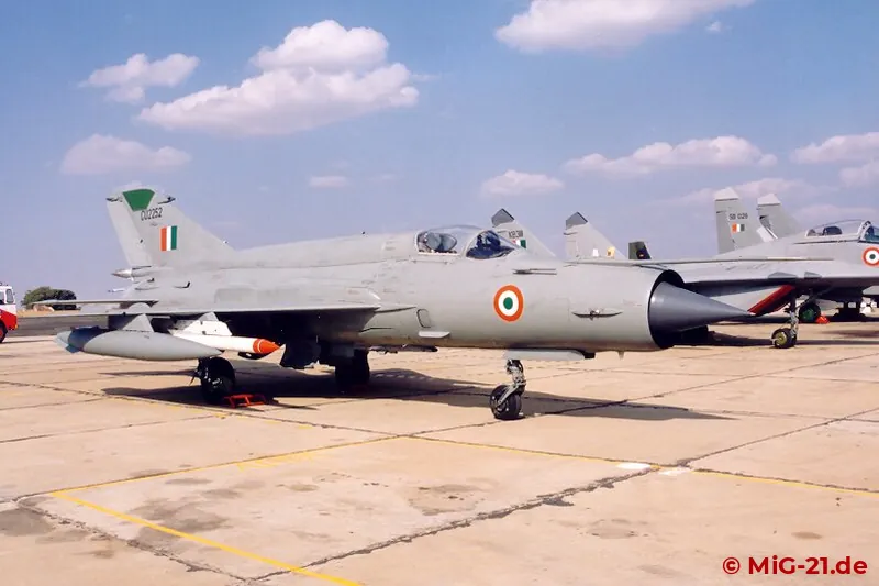 ... and the Russian-Indian MiG-21bis UPG (or Bison) based on it, ...