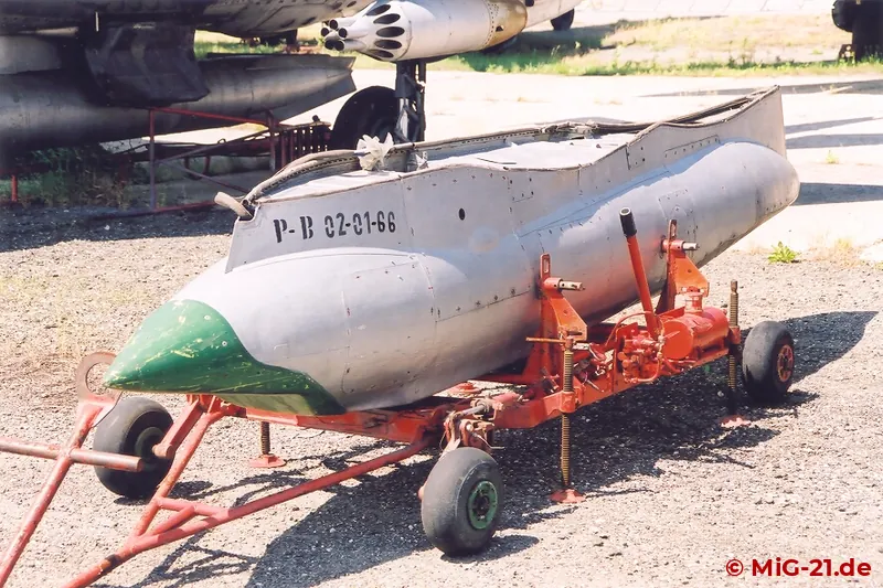 ... and photo pod type D could be fitted to the MiG-21R only.