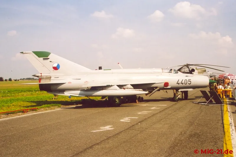 Am Boden wurde wieder eine modernisierte MiG-21MFN ausgestellt.