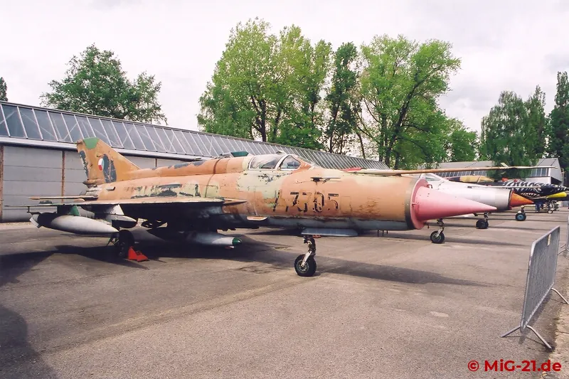 Zu den Neuzugängen des Museums in der letzten Zeit gehören eine MiG-21MF ...