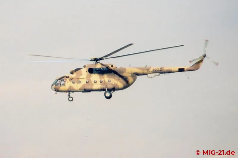 ... gefolgt von einem Mi-8MT der Revolutionsgarden (Pasdaran) ...