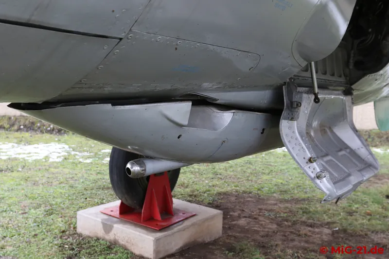 ... A-12.7 machine-gun pod, ...