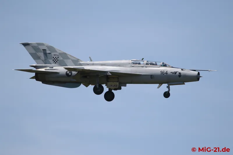 ... the first MiG-21UMD lands again, ...