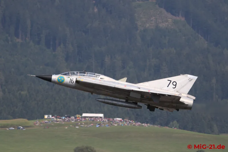 Saab J-35 Draken ...