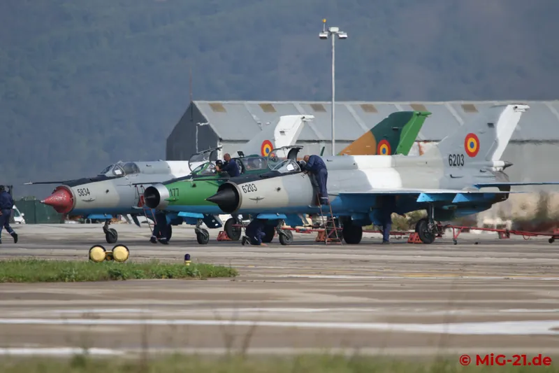 Flight operations on the second day start with sunshine and – as it is already afternoon – with the author on …