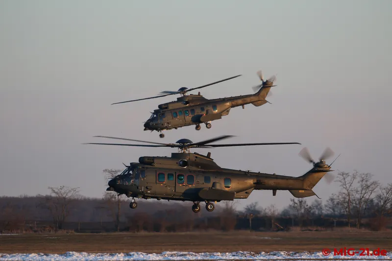 While we set off for home, the H225Ms also based at Szolnok train until dusk.