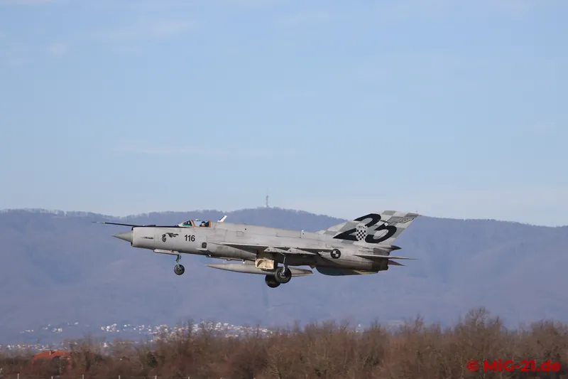 ... und so passen die Einstellungen nicht optimal, aber egal: auch 2024 wird kein Jahr ohne fliegende MiG-21.