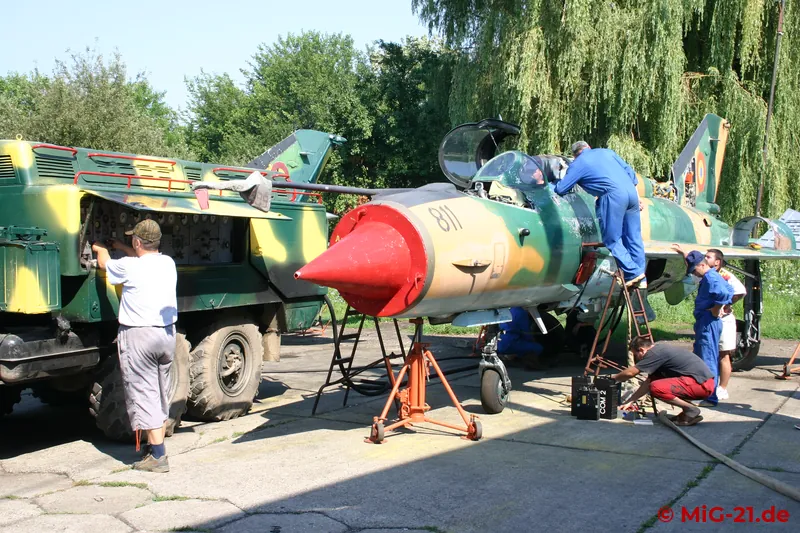 Technical service also in Bacău: using an external hydraulic supply the landing gear of the aircraft is …