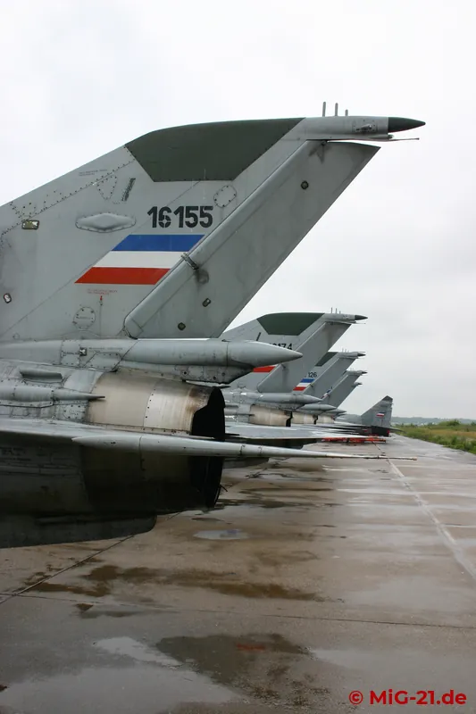 ... während sämtliche einsatzfähigen MiG-21 der 126. Staffel ...