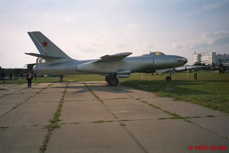 ... and this Il-28.