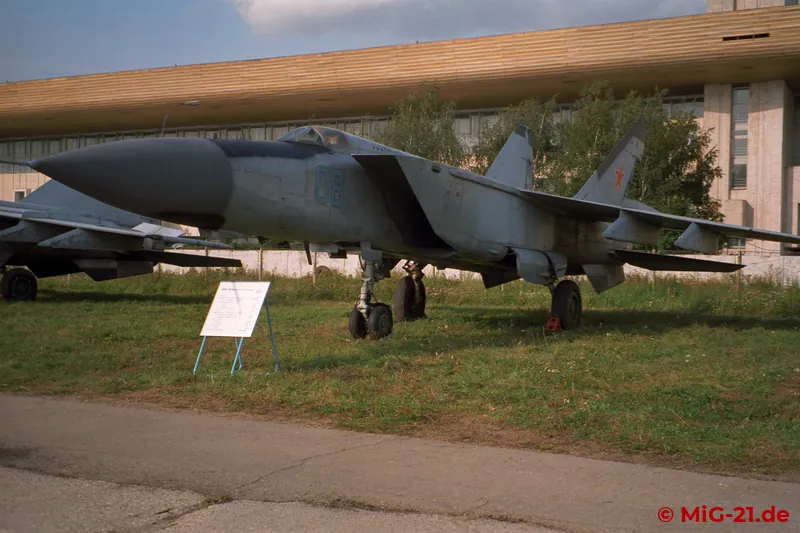 ... and MiG-25.