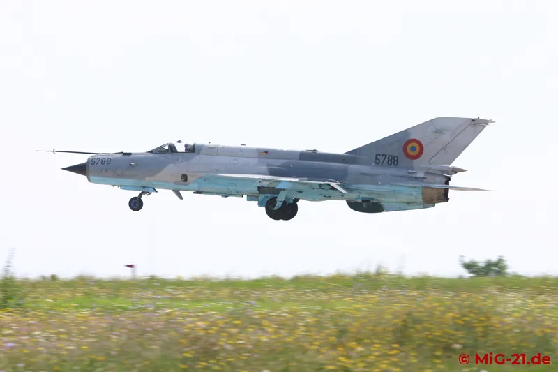 ... and a formidable presentation of a LanceR C including the most spectacular slow pass of a MiG-21 that the …