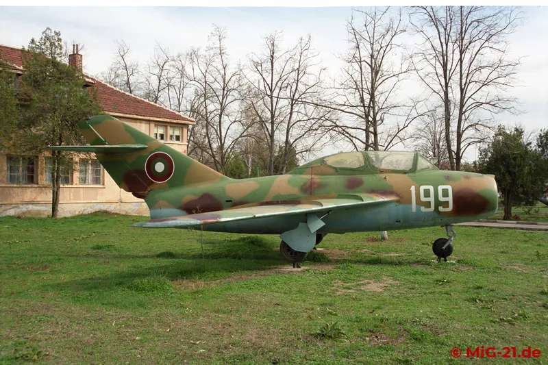 ... MiG-15UTI ...