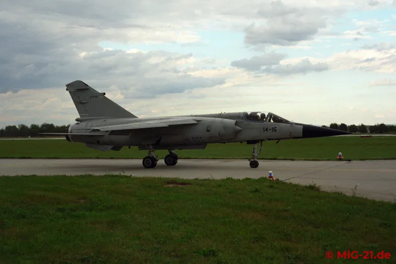 ... eine spanische Mirage F.1 ...