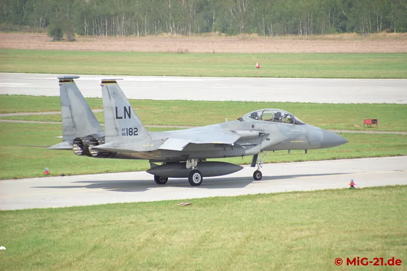 Weitere Vertreter des breiten Spektrums ausländischer Gäste waren diese US-amerikanische F-15, ...