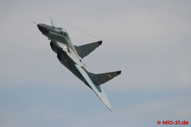 ... the aircraft flew two or three circles over the audience ...