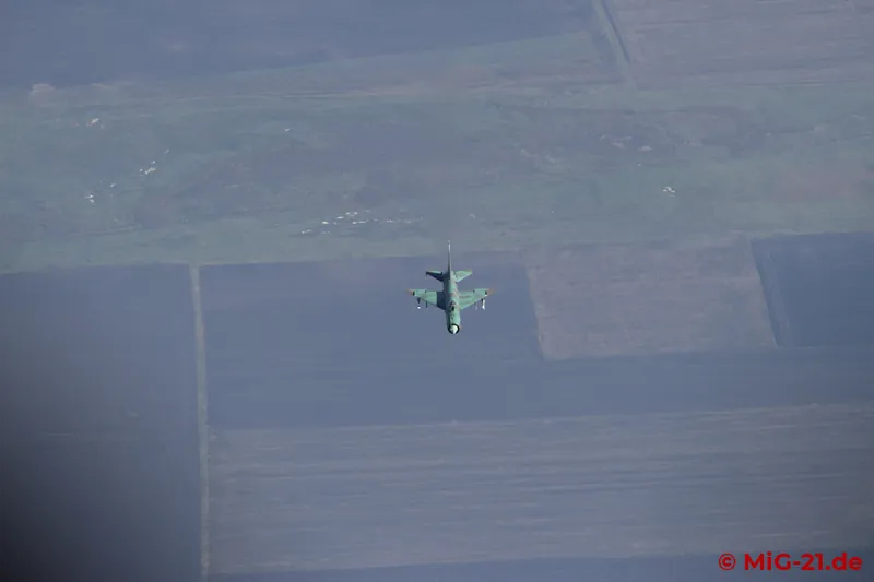 The anxious wait is over: the first MiG-21 approaches the photo aircraft. However, it was to take what felt …