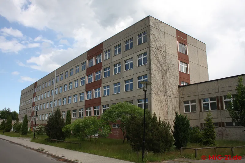 The buildings managed by the town also include the former quarters of the warrant officer training, ...