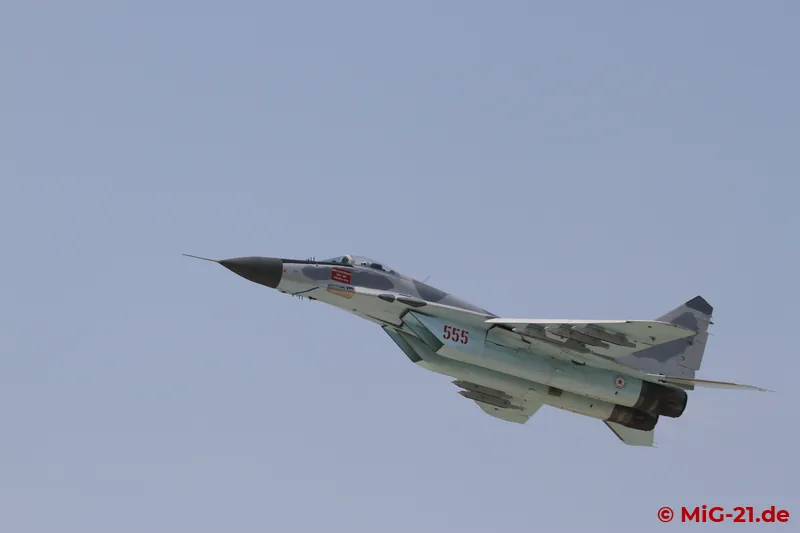 The MiG-29 display is rather unspectacular and suggests rather low flying hours. Striking is the grey …