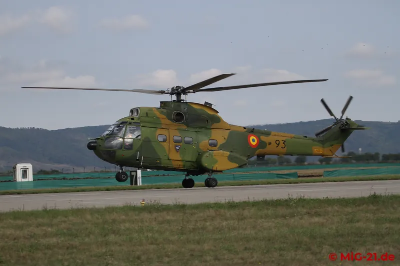 The IAR 330, on the other hand, "flies" so low that the main wheels roll on the runway.