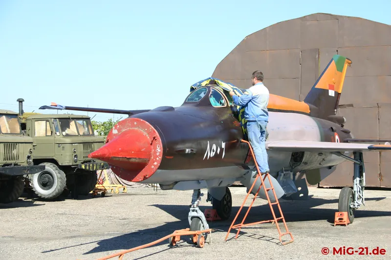 The exotics among the active MiG-21 versions I photographed: MiG-21RF ...