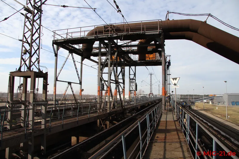 ... above the unloading tracks ...