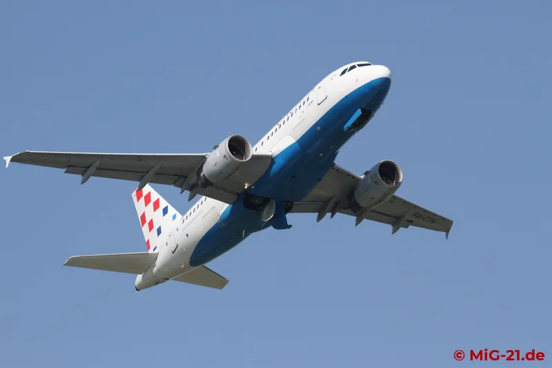First there was waiting. With temperatures above 30°C, flights in the morning seemed most likely, but the …