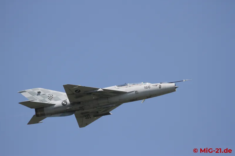 Then long anxious minutes of waiting passed until finally two MiG-21s – a bisD and a UMD – took off, …