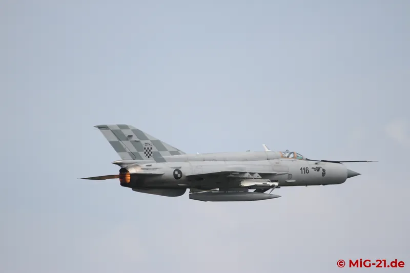 ... the MiG-21s raced back to Zagreb ...