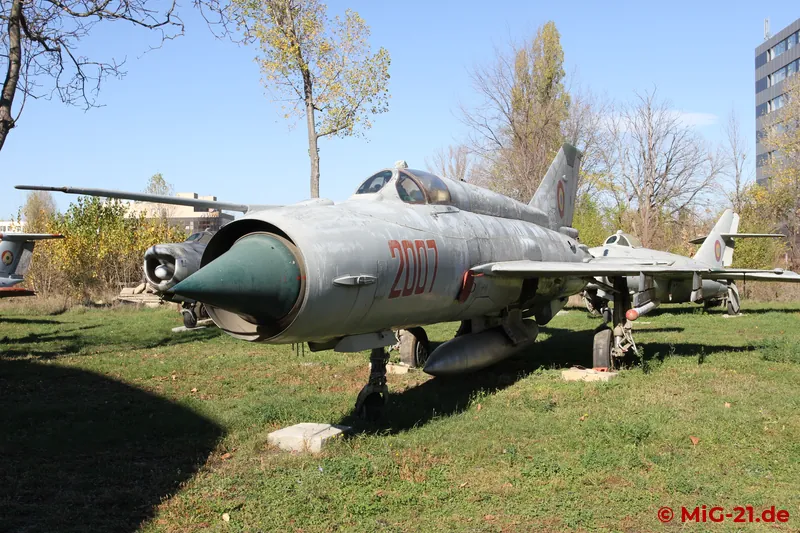 ... while MiG-21R 2007 ...