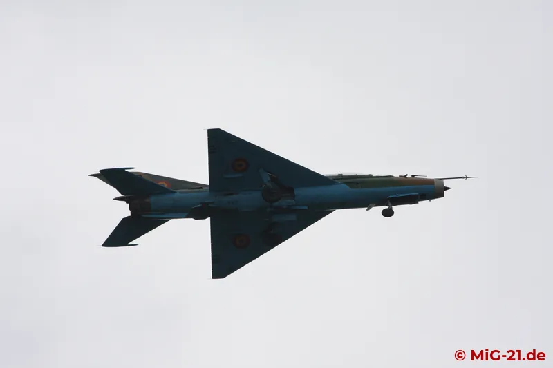 ... and on Sunday, the only day the author was present, gave only a limited display due to the weather.