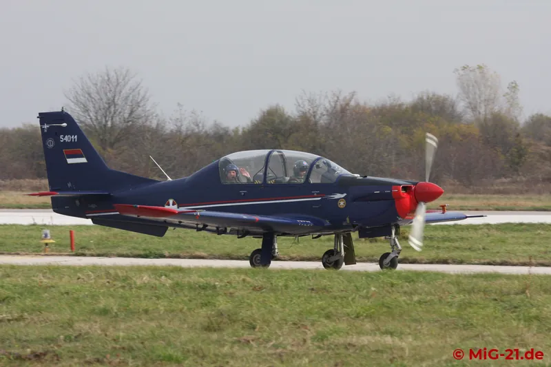 Both the Lasta prototype and production aircraft for the Iraqi Air Force flew several times.