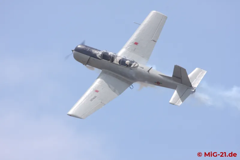 Thanks to good engine power, more advanced aerobatics are also possible with the PT-6.