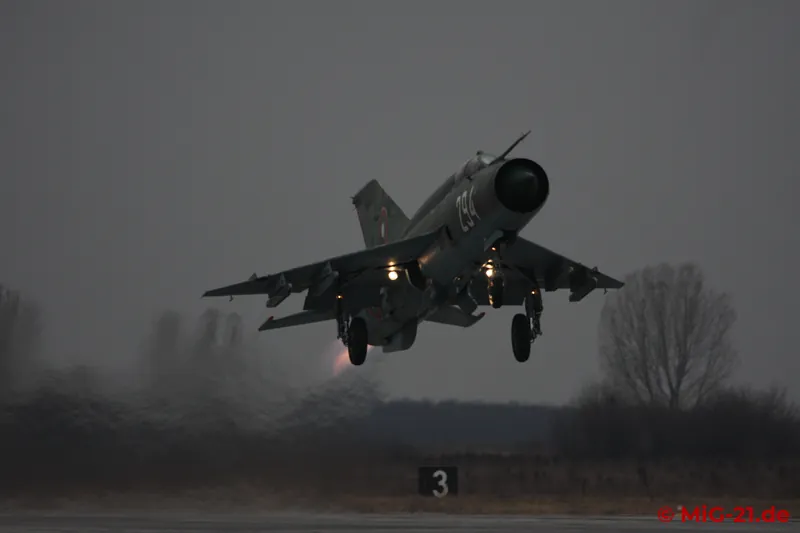 No night flying: the last take-offs of the day took place in the moderate light of an approaching rain front.