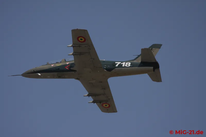 ... and IAR 99 Şoim.