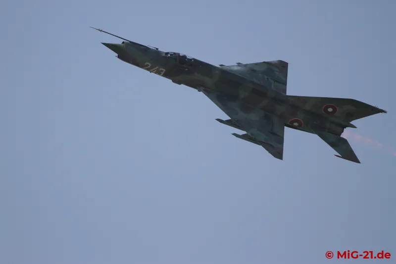 Then the highlight: twice the MiG-21 from Graf shot across the airfield ...