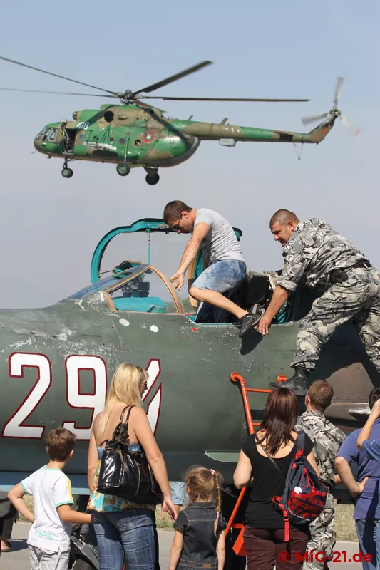 ... while visitors could inspect almost all types in the BVVS inventory in the static display.