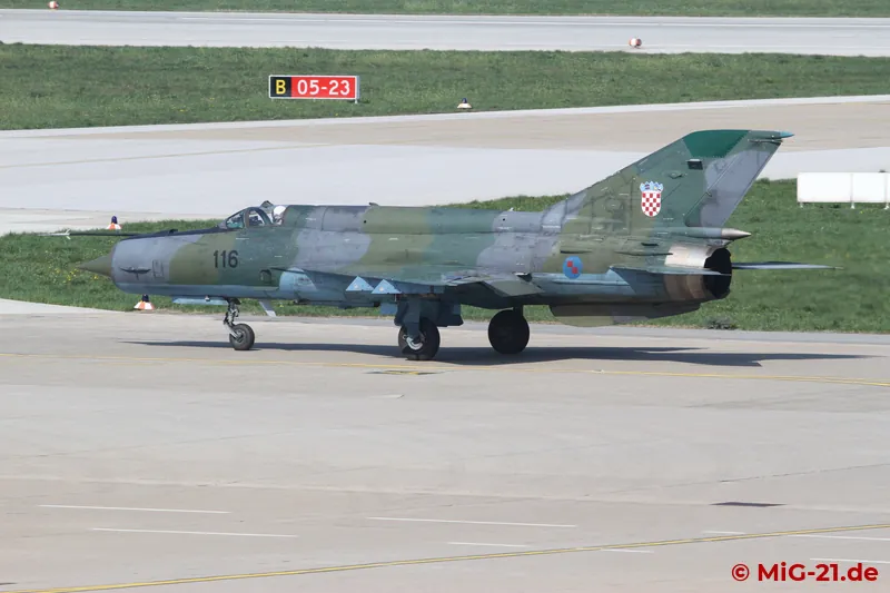 When the aircraft taxied for take-off again only 40 minutes after landing, the terrace was open, offering …
