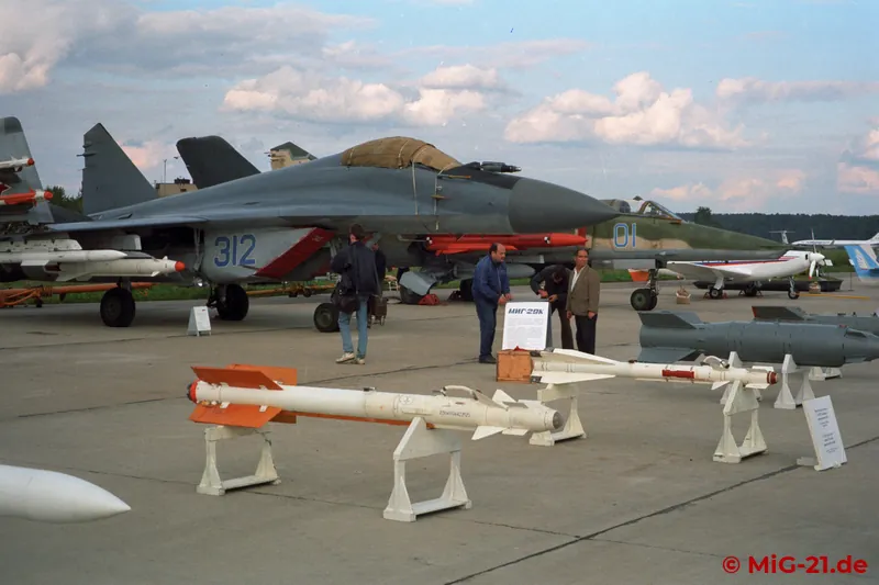 ... MiG-29K ...