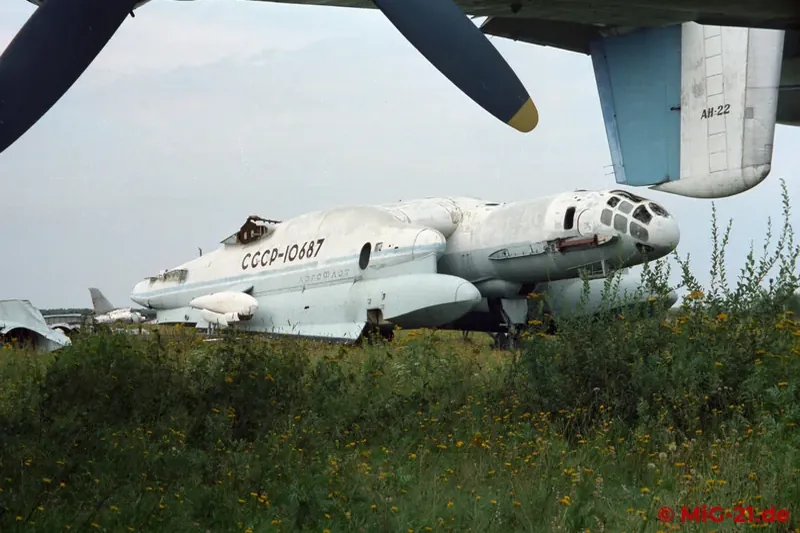 Beriev Bartini VVA-14 vertical take-off ground-effect vehicle (ekranoplan)