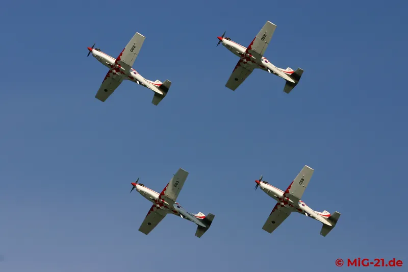 Anders als die MiG-21 flogen die PC-9 der Krile Oluja von Varaždin aus.
