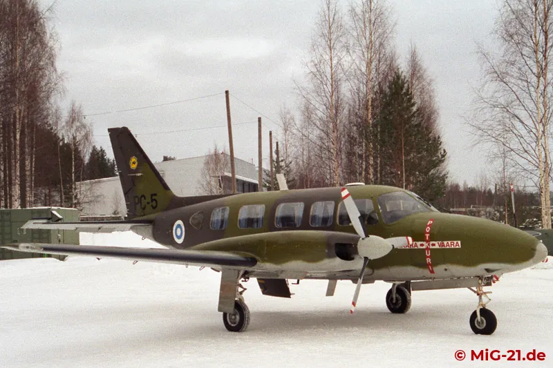 ... Piper PA-31 Chieftain, ...