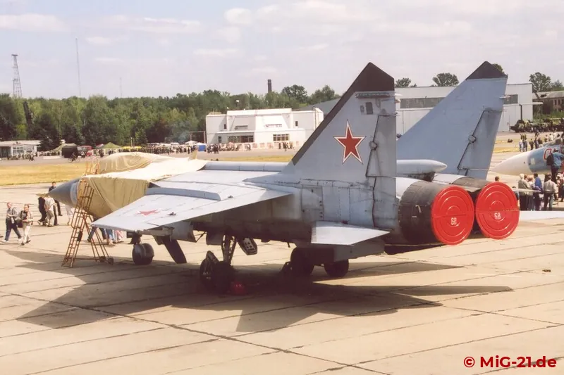 ... und MiG-31.