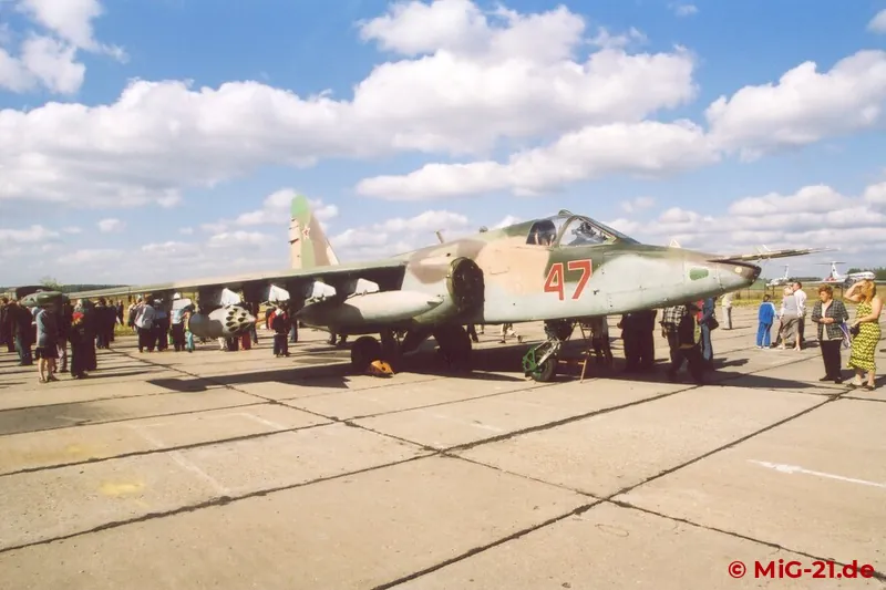 ... Su-25 und ...
