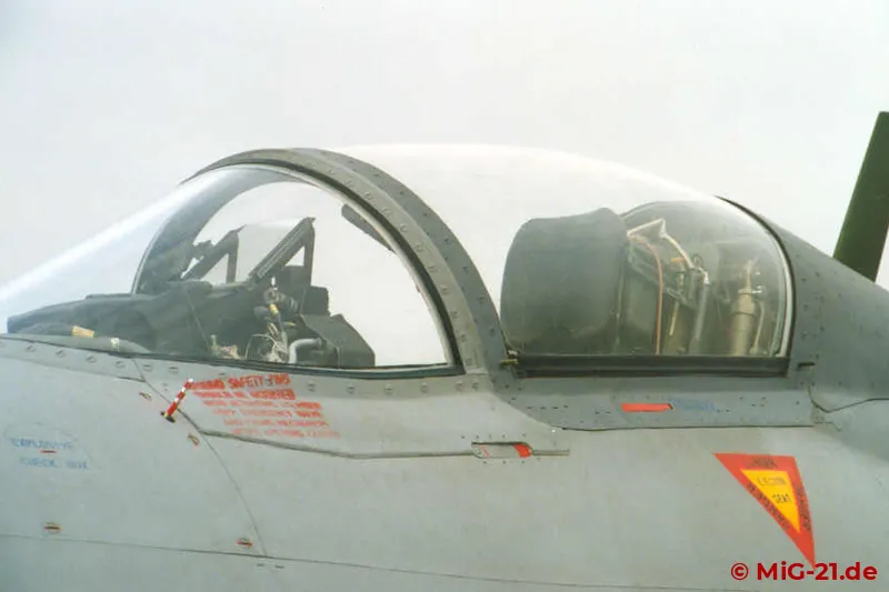 ... the already mentionend head-up display in the cockpit ...